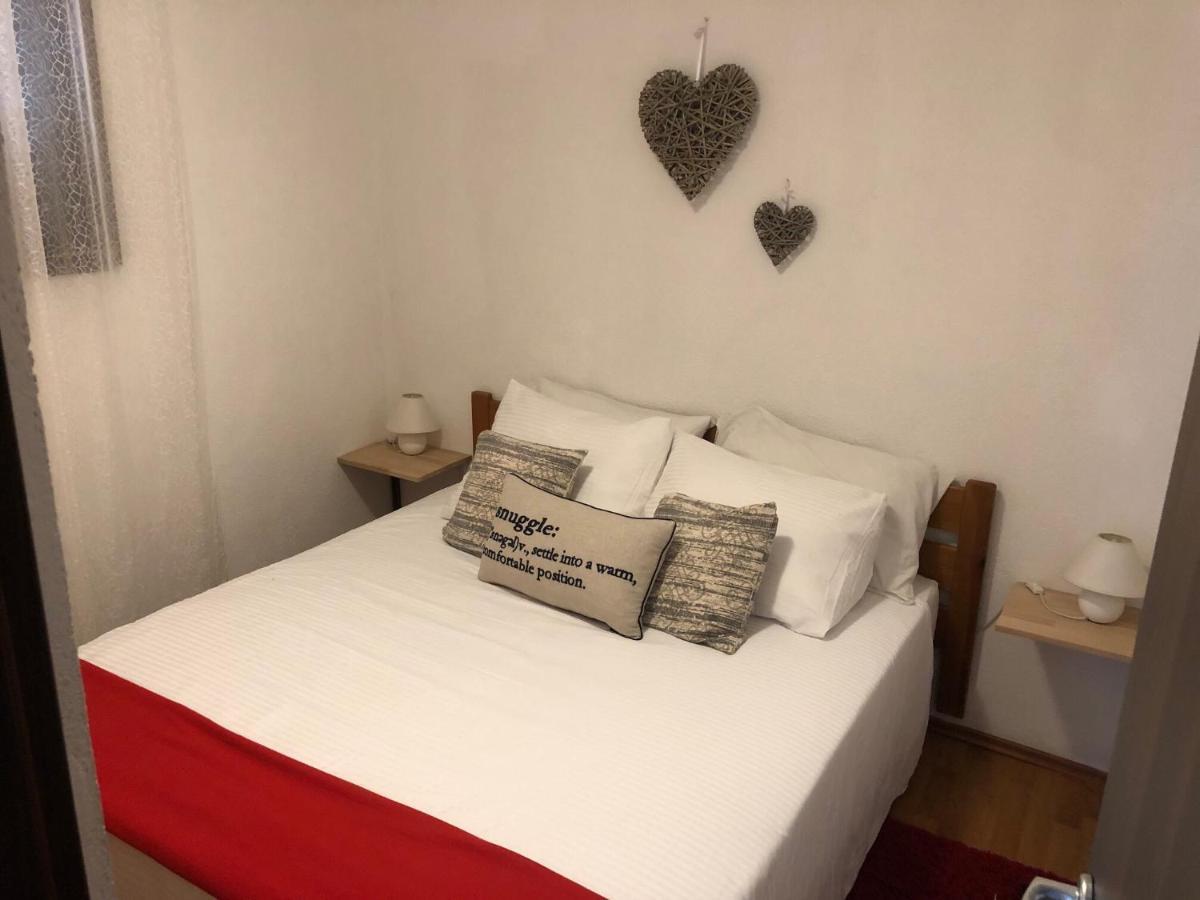 Vacation House "Andy" Пула Екстер'єр фото